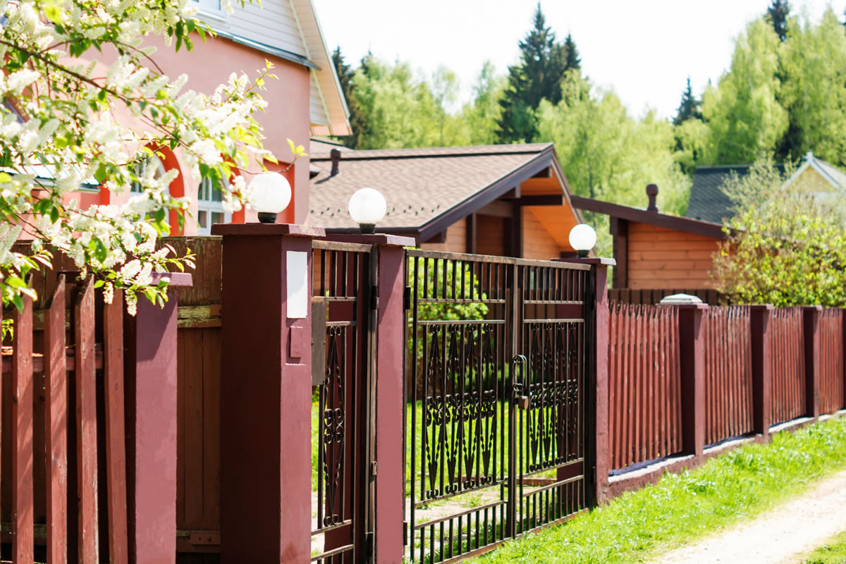 The Best Privacy Fences to Consider