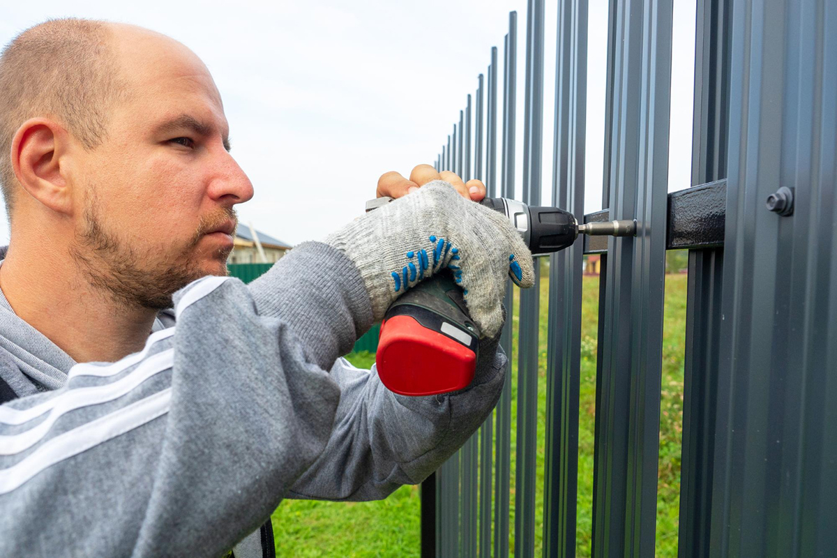Reasons Why You Should Hire A Fence Contractor