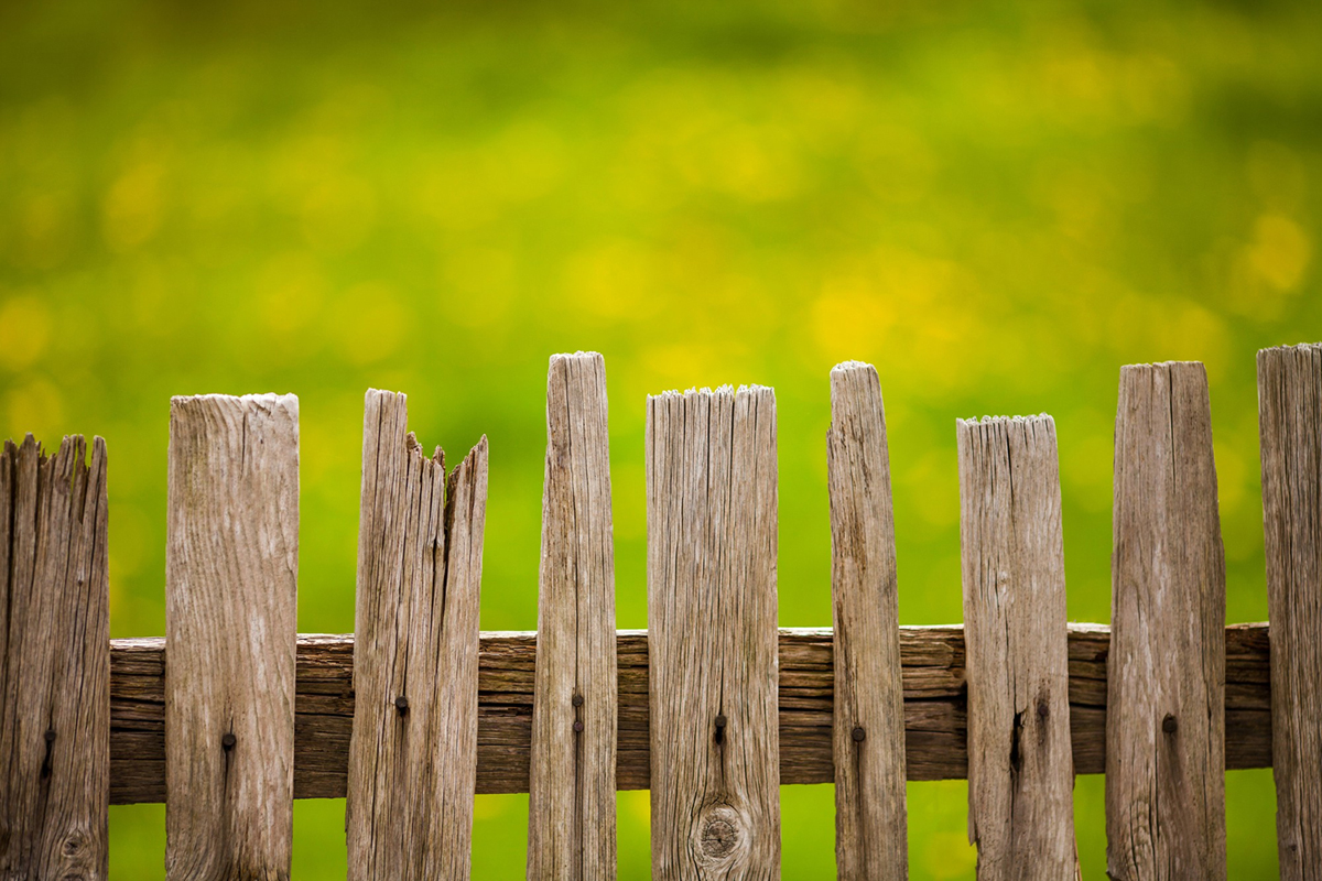 How to Know When You Need a Fence Repair
