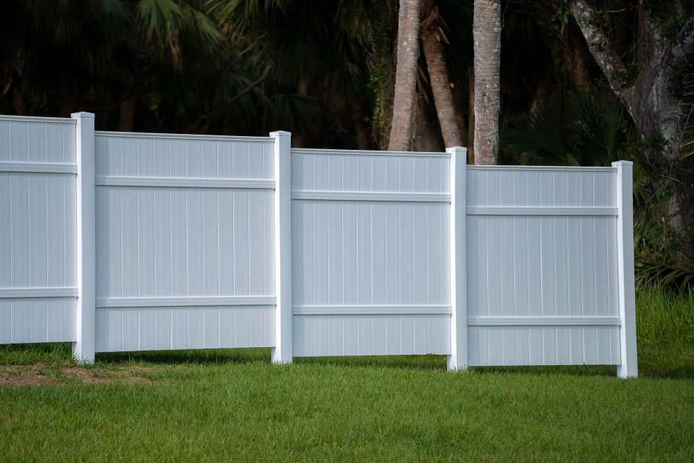 Why Vinyl Fencing is Both Decorative and Practical