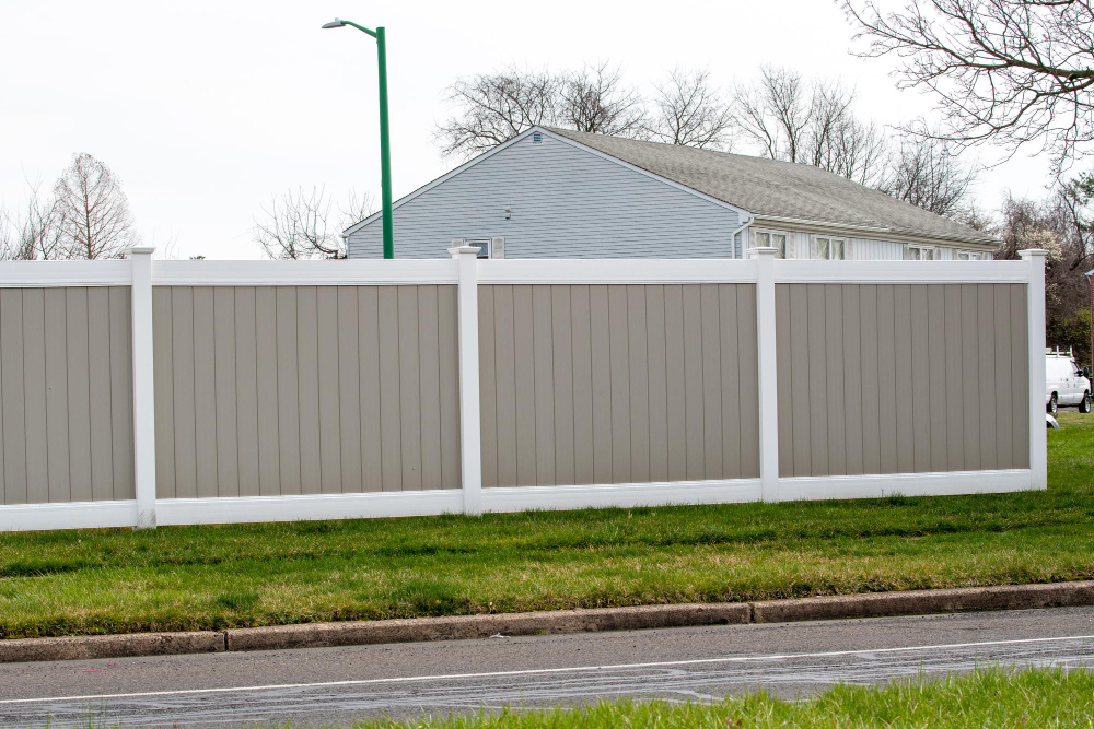 Ultimate Guide to Keeping Your Vinyl Fence Clean