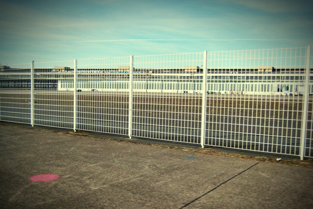 Reasons to Choose Metal Fence Posts for Your Property