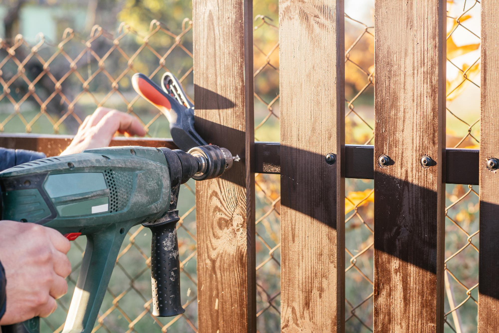 Why Installing a Fence in the Fall is the Best Decision You'll Ever Make