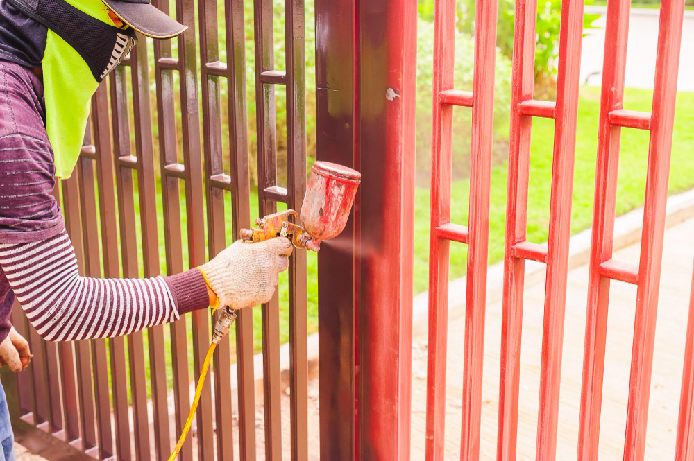 How to Paint a Metal Fence: Expert Tips for Long-Lasting Results
