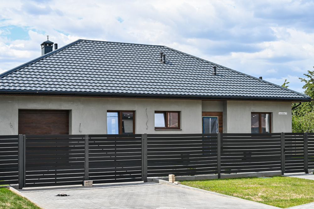 A Complete Guide to Fencing Regulations in Florida