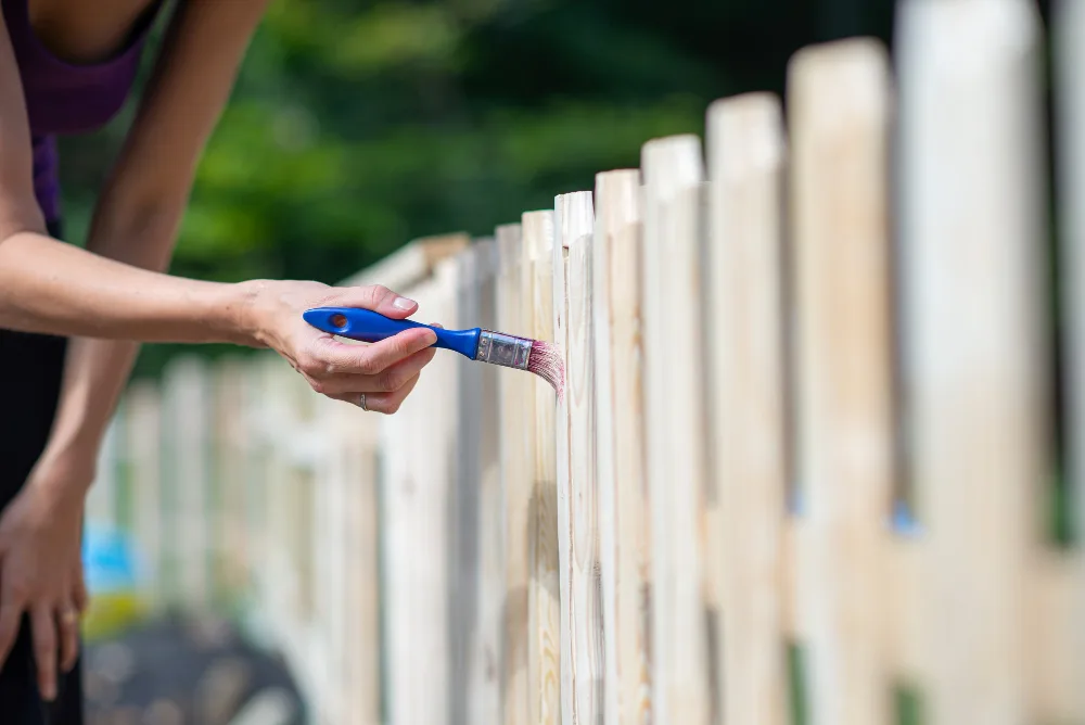 Emergency Fence Repairs: When to Call a Pro